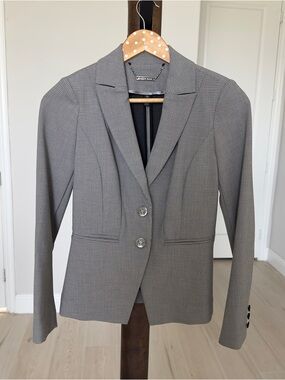 White House Black Market Gray Houndstooth Blazer